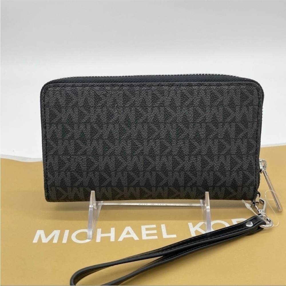 Michael Kors Large Flat Mf Phone Case
Wallet Leather Black - Picture 5 of 10